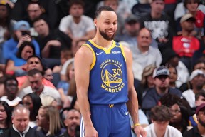 NG体育-库里连续三场比赛得分超过惊险取胜，尤文图斯挑战极限！的简单介绍