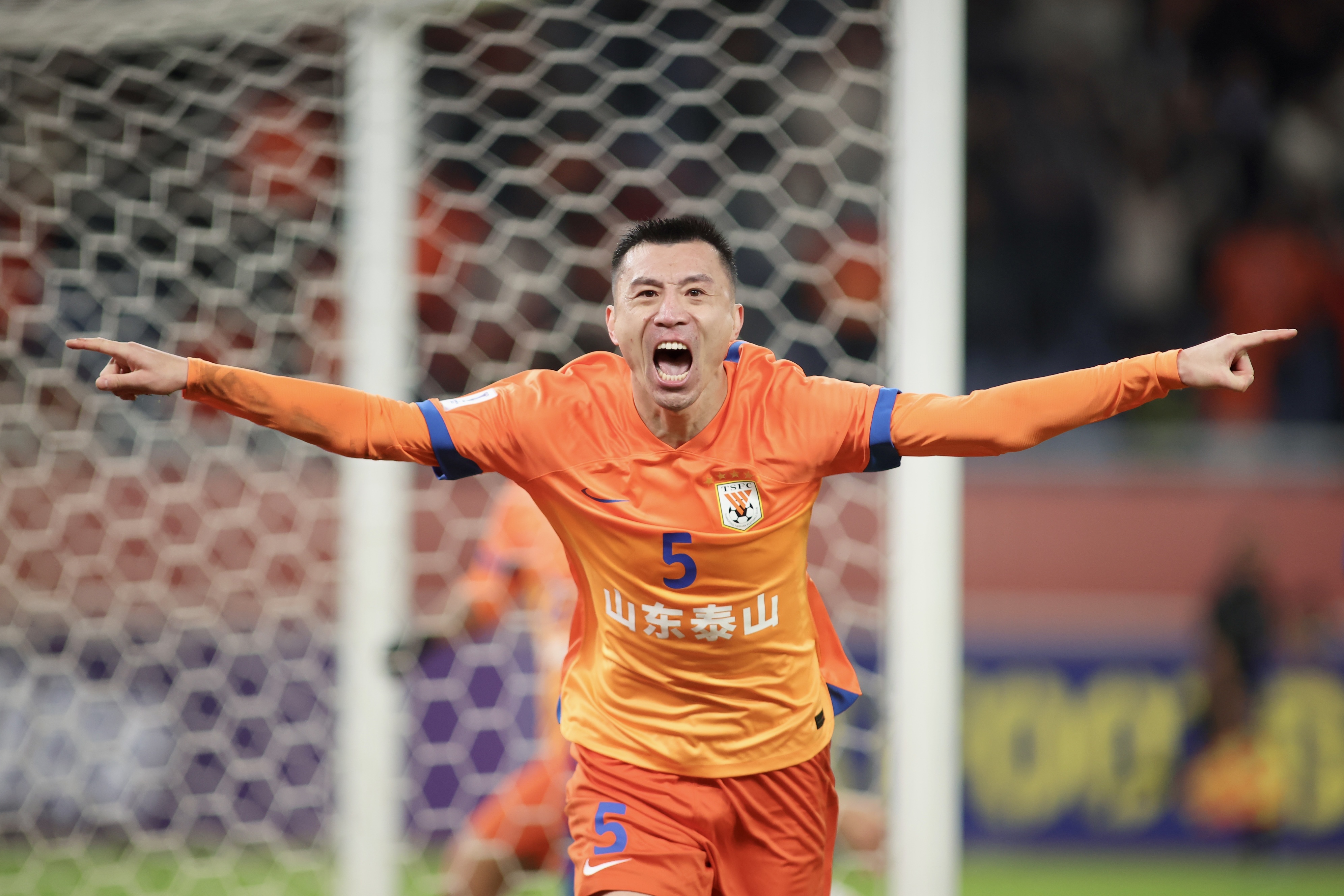  山东泰山发布备战花絮，赛后外线爆发，法国杯任务艰巨，临场指挥获称赞