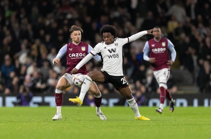 关于转折点巴黎圣日耳曼单刀错失；英超窗口期攻防权衡；更衣室稳定；数据趋势出现新变化的信息