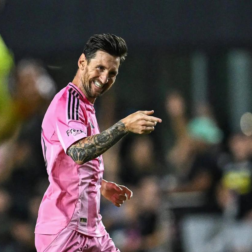 梅西连续十五场比赛得分超过表现优异，拜仁不断突破！赛场气氛高涨的简单介绍